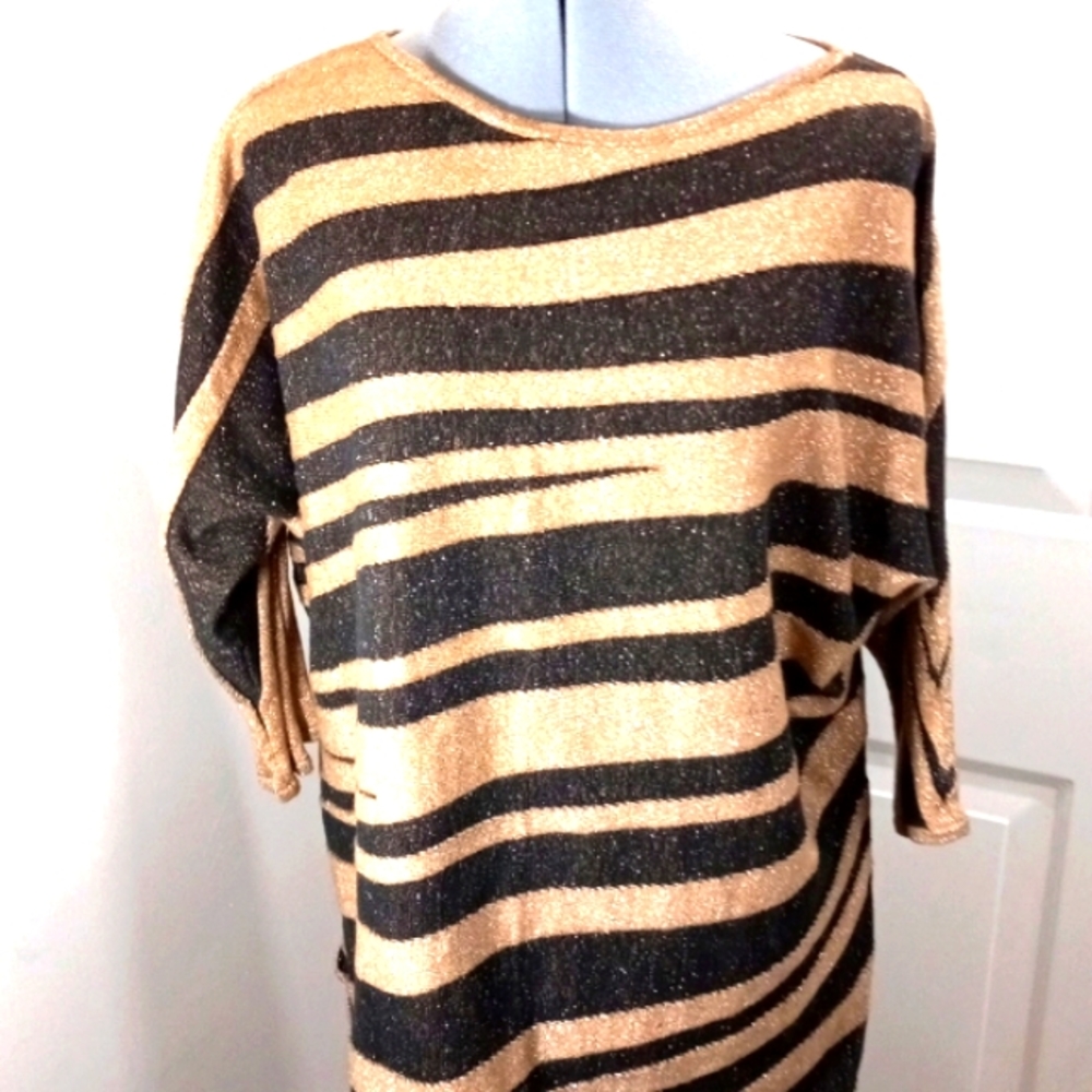 Womens Sz 1X Black/Gold Zebra Style Top